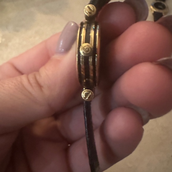 Women’s Gucci watch